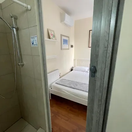 Yard With Private Entrance Apartamento