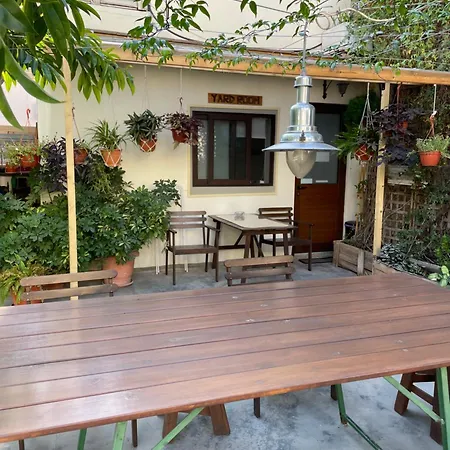 アパート Yard With Private Entrance
