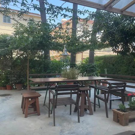 アパート Yard With Private Entrance