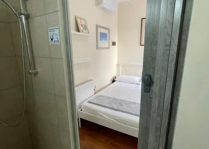 Yard With Private Entrance アパート